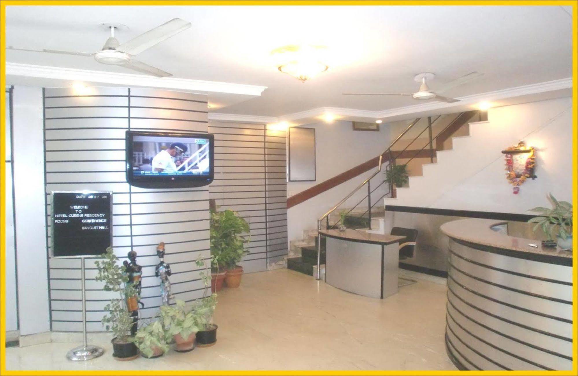 Hotel Queens Residency Gurgaon Dış mekan fotoğraf
