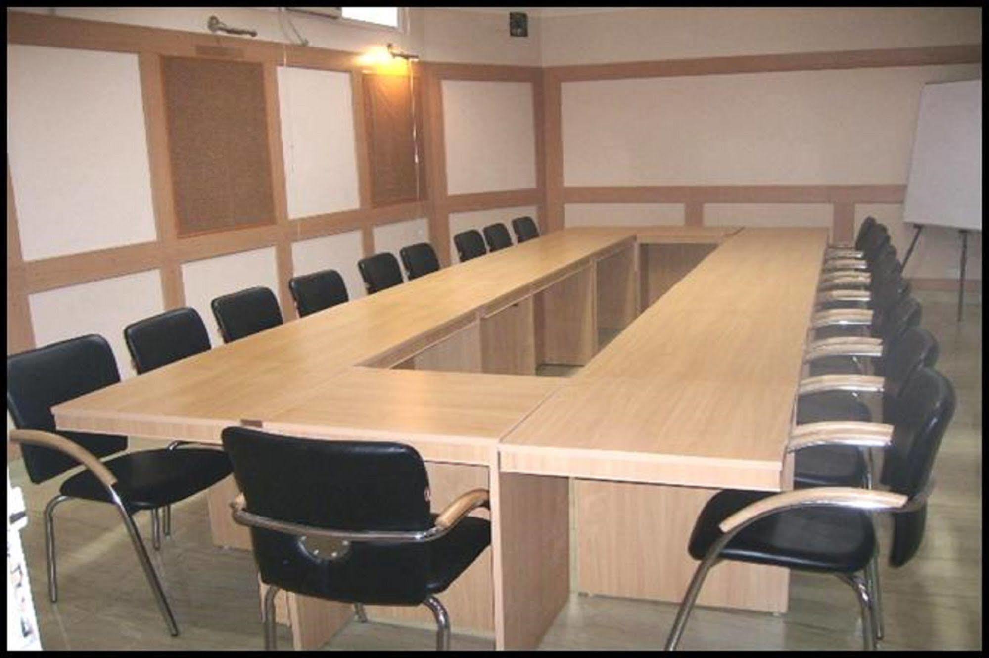 Hotel Queens Residency Gurgaon Dış mekan fotoğraf